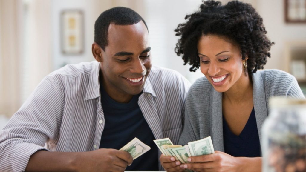 What is a relationship rate and how can it benefit your money?