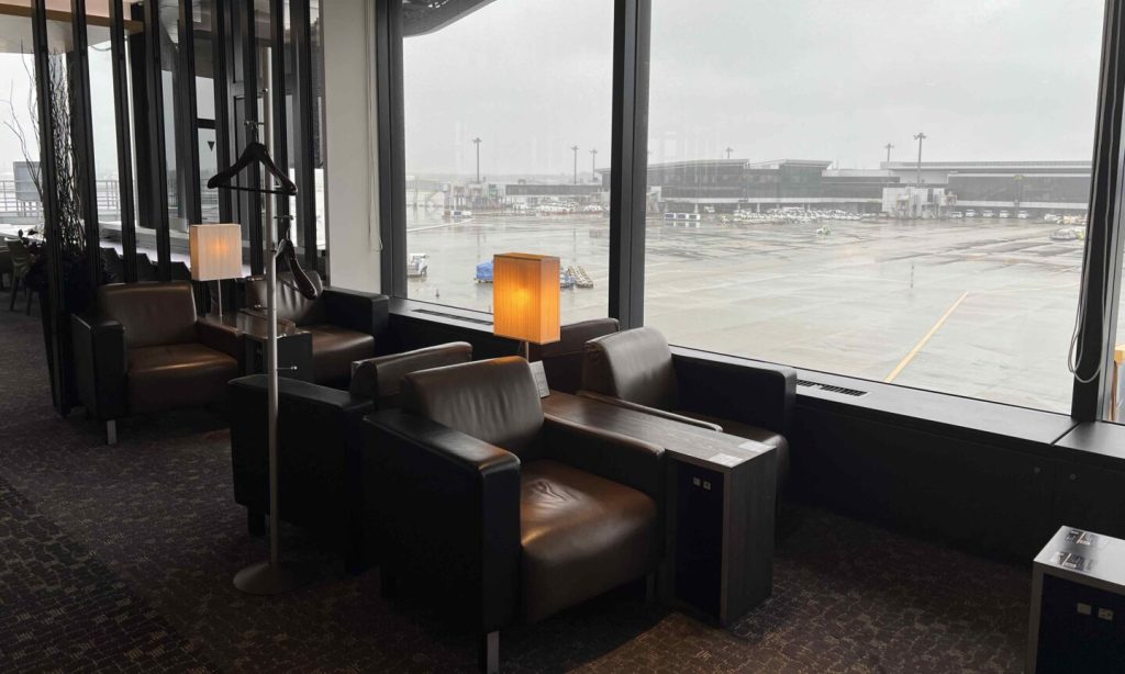 ANA First Class Lounge at Tokyo-Narita Review