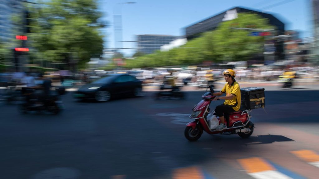 China’s personal delivery market is growing. Only some are making money