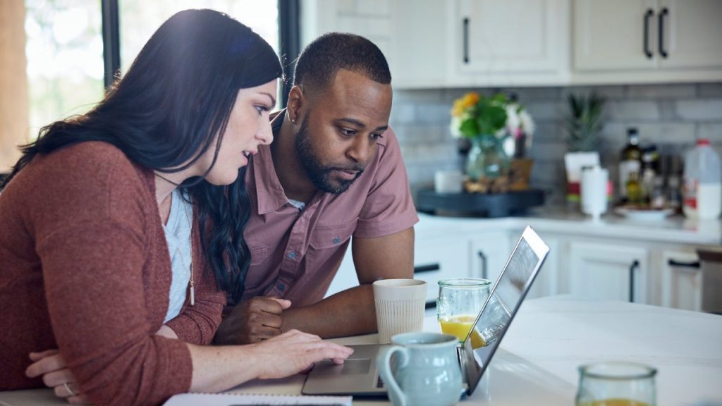 6 ways to put your investments on auto-pilot