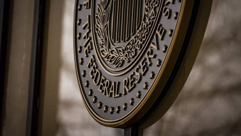 Survey: Market pros see 10-year Treasury yield declining over the coming year