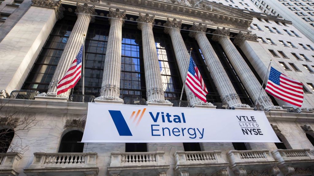 Stocks making the biggest moves midday: VTLE, SEDG, RH