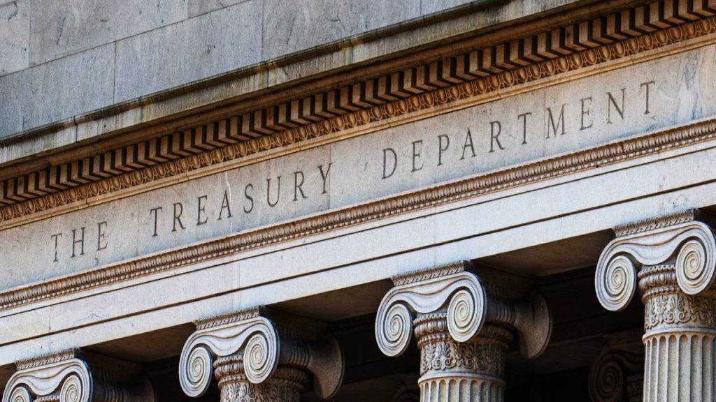 Survey: Experts predict 10-year Treasury yield to dip lower over next year despite Trump tariff threats
