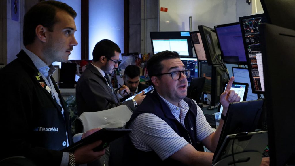 Morningstar PitchBook index tracks exposure to public and private assets Morningstar PitchBook index tracks exposure to public and private assets