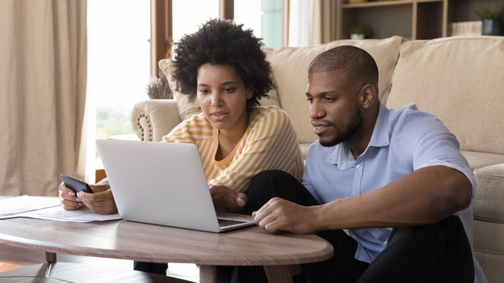 Should couples have a separate or joint bank account?
