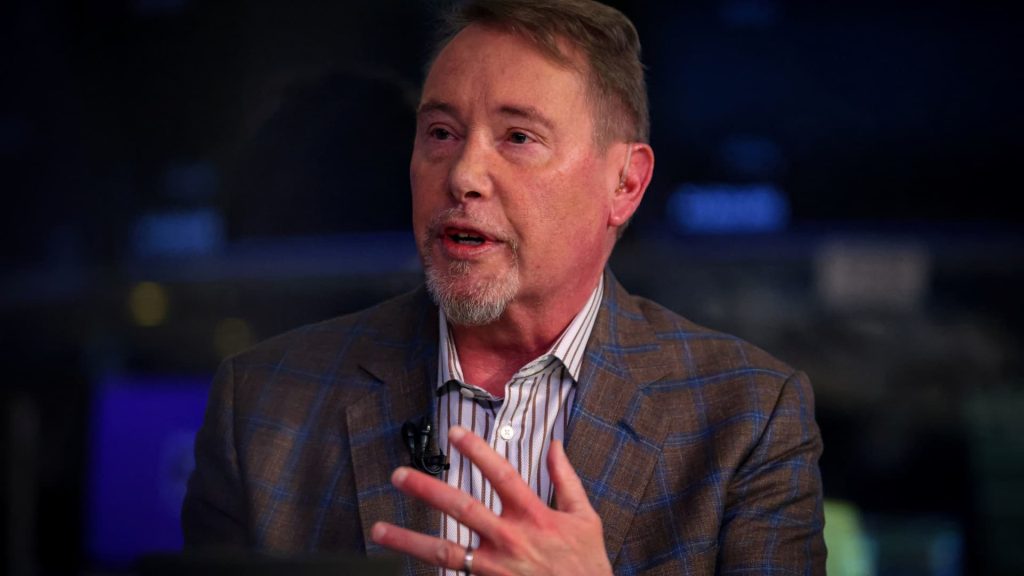 DoubleLine’s Gundlach cuts gold exposure to 10% after ‘nosebleed’ rally