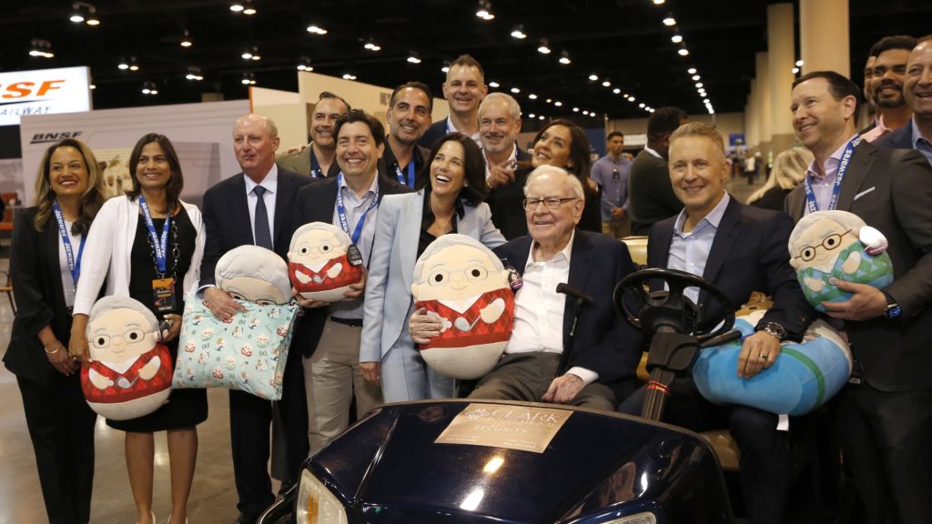 Who runs Berkshire’s 0 billion equity portfolio?