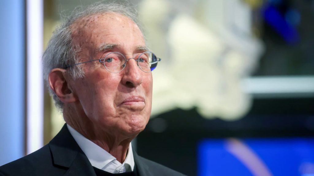 Billionaire investor Ron Baron says buy two beaten-up financial stocks Billionaire investor Ron Baron says buy two beaten-up financial stocks