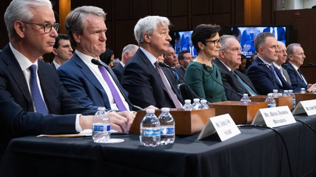 Trump credit card rate cap has unclear path, ‘devastating’ risks Trump credit card rate cap has unclear path, ‘devastating’ risks