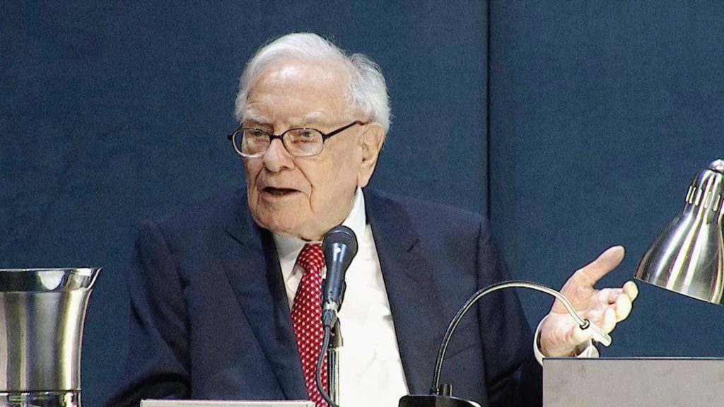 Berkshire Hathaway trims Apple stake, buys NYTimes stock in Buffett’s last moves as CEO