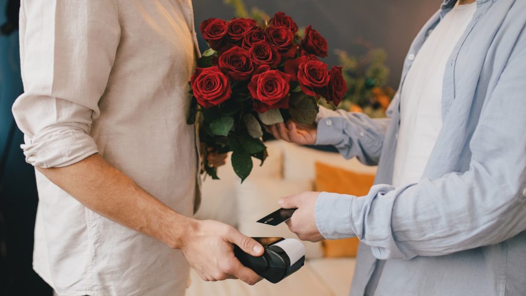 Credit card debt tops .28 trillion