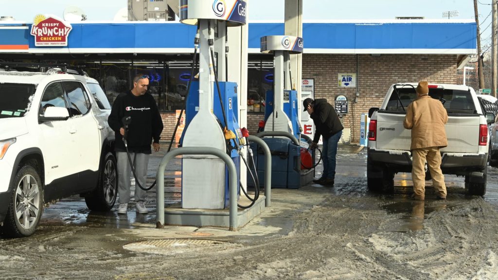 How the U.S.-Iran war could impact gas prices at the pump How the U.S.-Iran war could impact gas prices at the pump