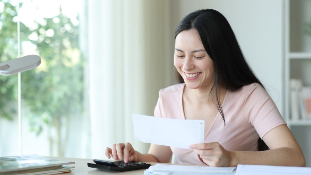 Average IRS tax refund is up 10.9%, latest filing data shows