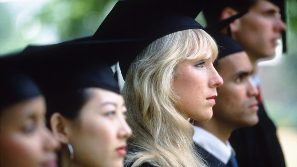 New college graduates face a tough job market: Money moves to help New college graduates face a tough job market: Money moves to help