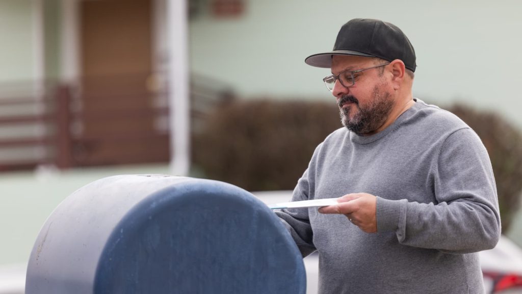 Mailing tax return near April 15 deadline comes with risk